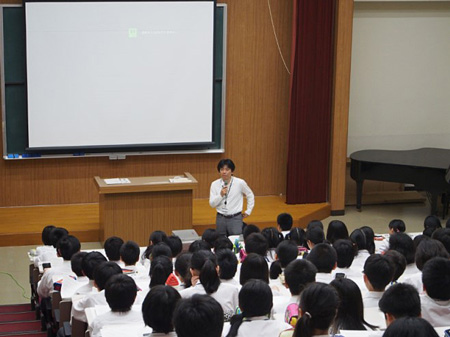 スマートフォン利用の光と影講演の様子